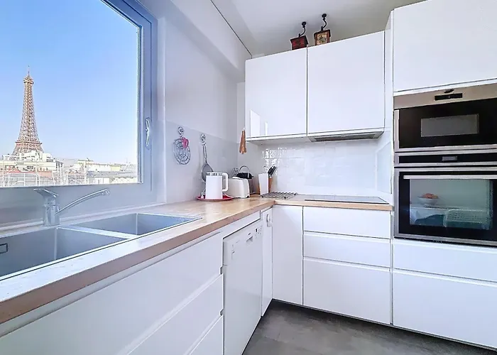 Apartamento With Balcony Overlooking The Eiffel Tower Paris
