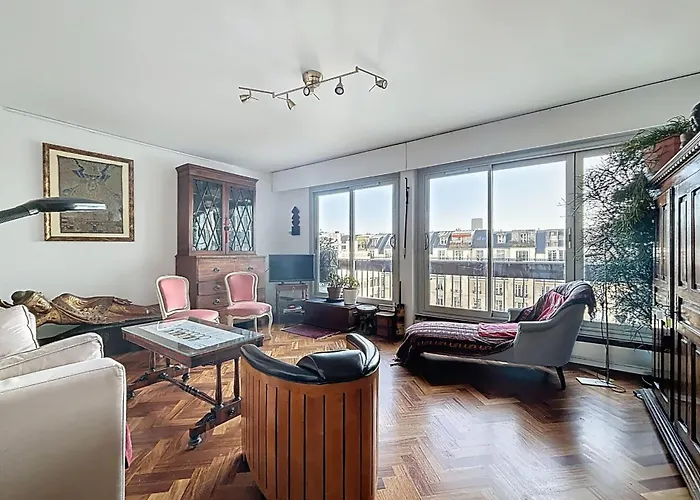 公寓 With Balcony Overlooking The Eiffel Tower 巴黎